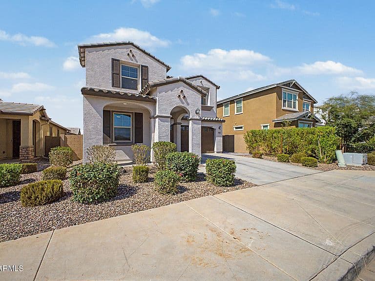 2322 E PALMDALE Lane photo 3