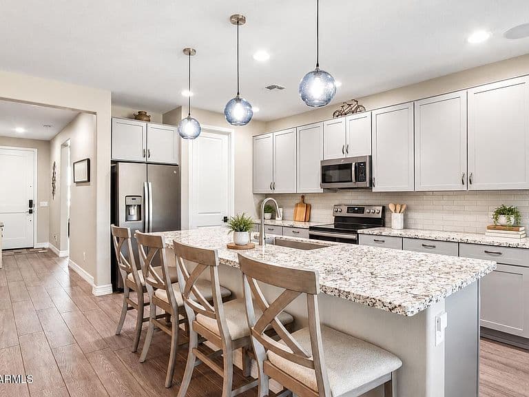 18026 W AMBER RIDGE Way photo 3