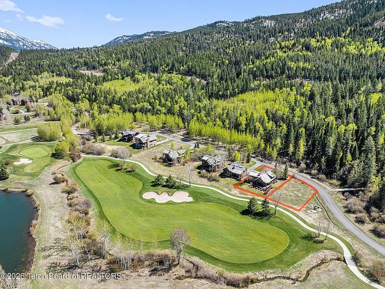 16 & 17 Blackfoot Trl photo 4