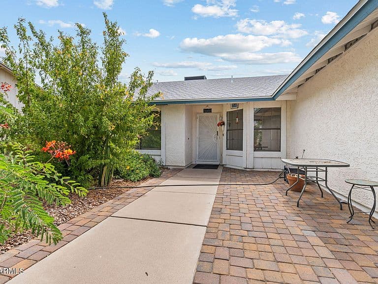 5115 E SALINAS Street photo 2