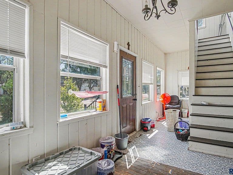 831 N Nebraska St photo 2