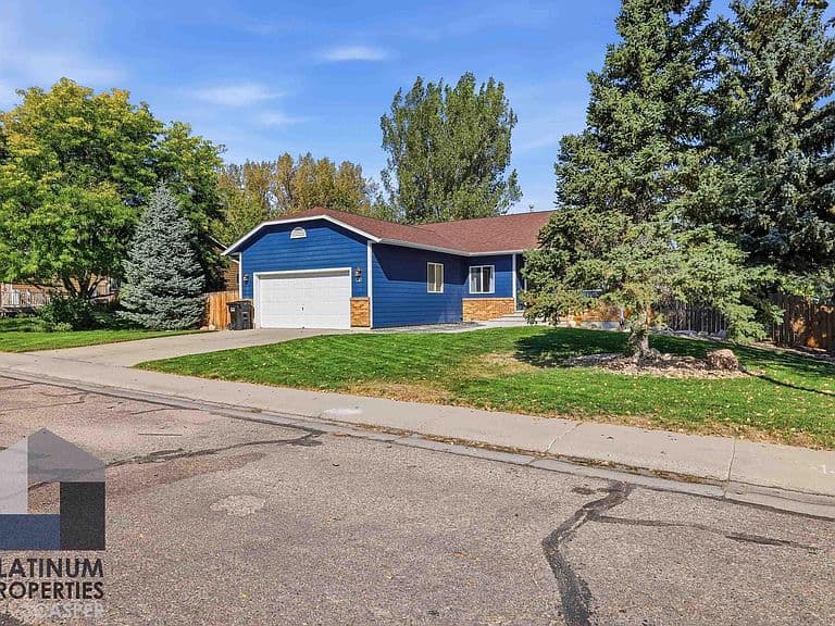 1310 Heathrow Ave photo 2