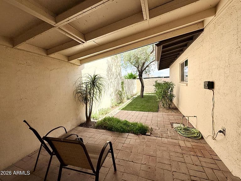 312 W LAGUNA Drive photo 5
