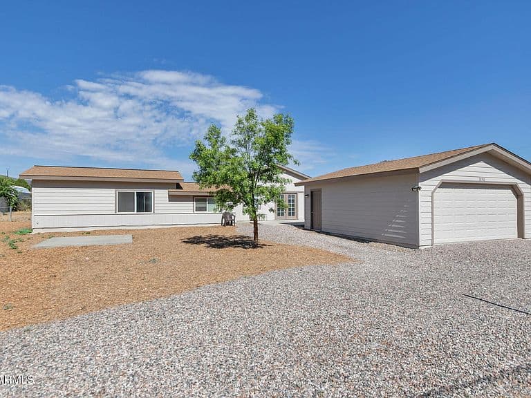 1850 N MONDALE Lane photo 4