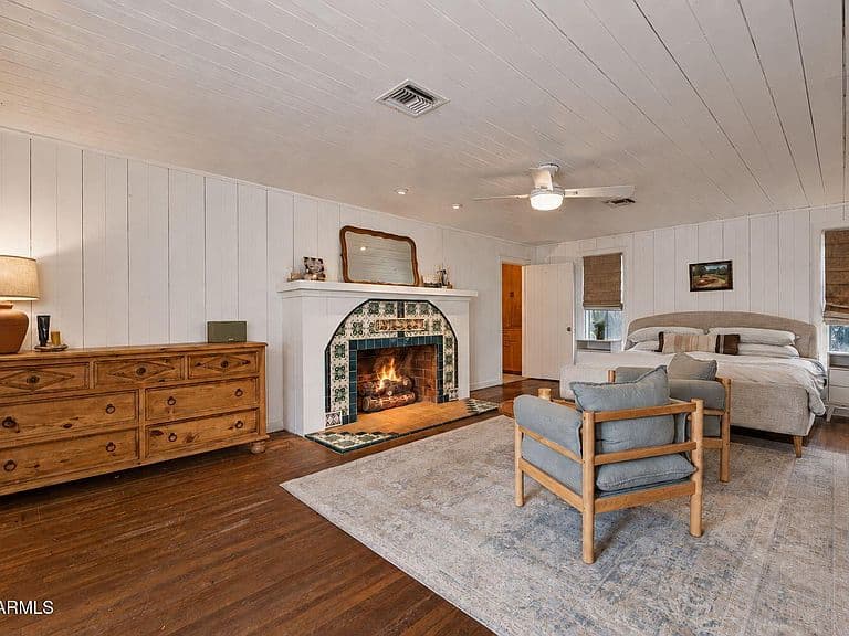253 E TREMAINE Drive photo 4