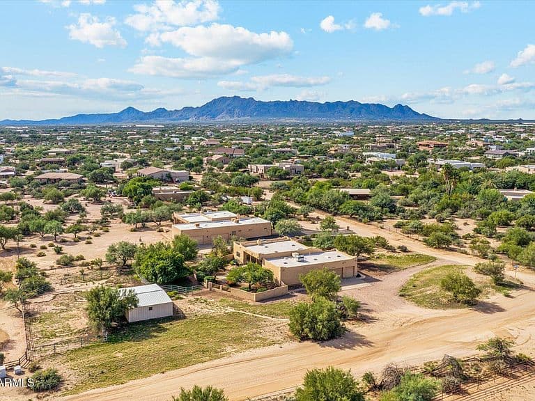 14715 E DIXILETA Drive photo 2