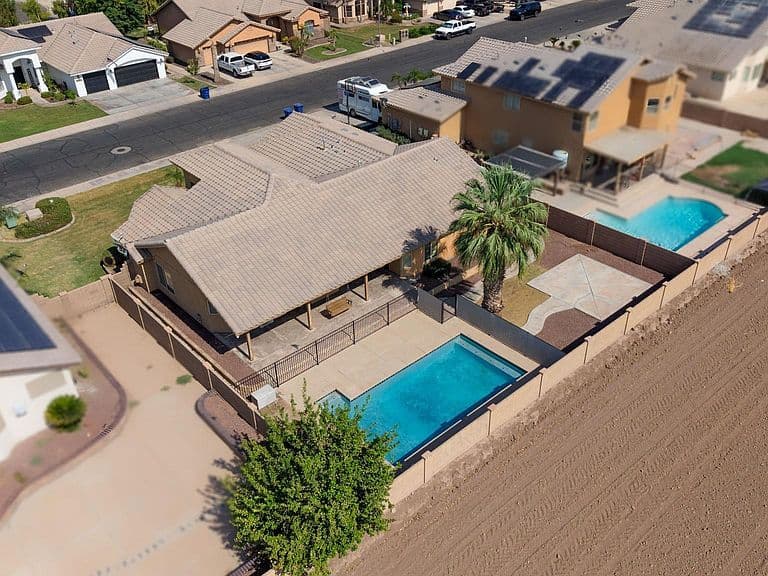2300 S 43rd Dr photo 2