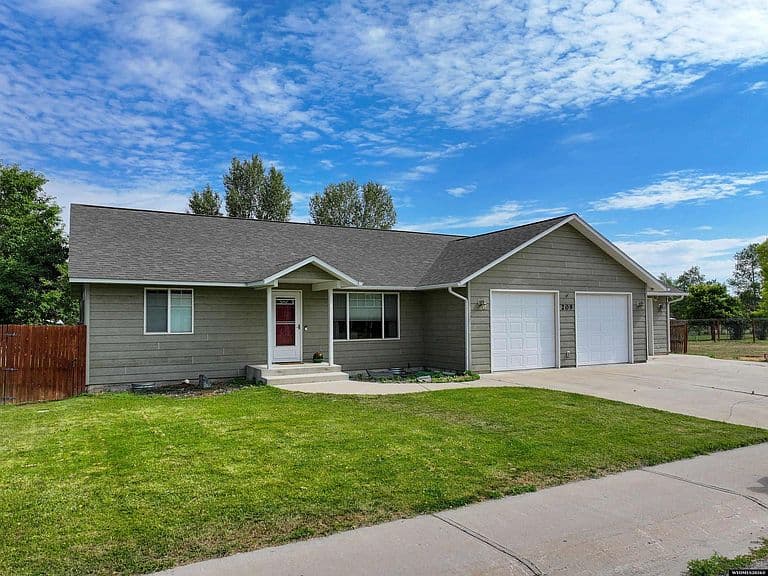 209 Vista Cir photo 1