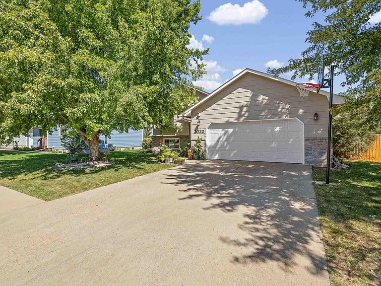 3022 Gypsey Rd photo 2