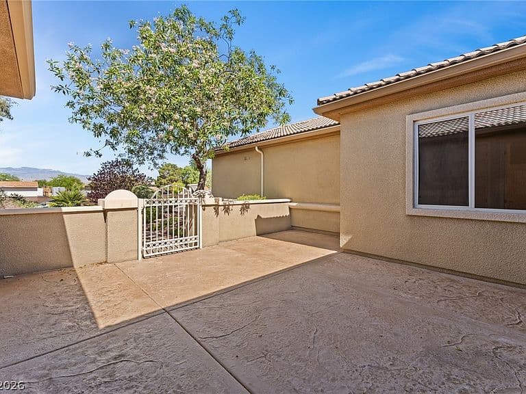 8370 Unicorn St photo 5