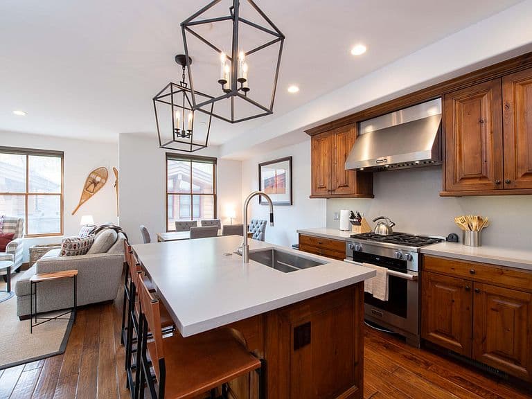 409 S Main St #4C photo 1