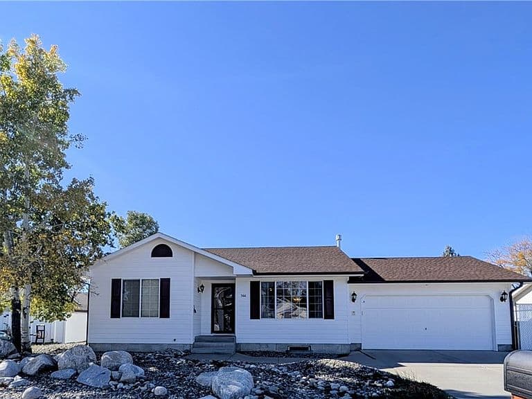 366 Waterton Way photo 1