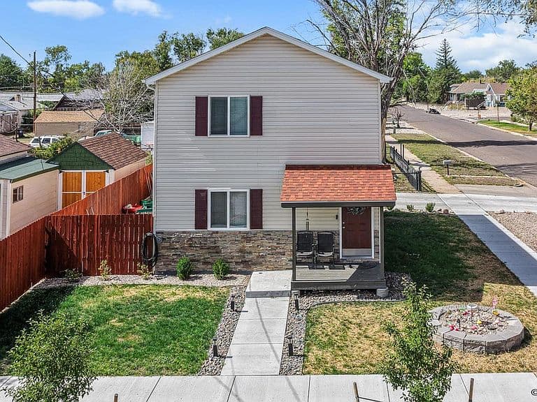 720 Russell Ave photo 1