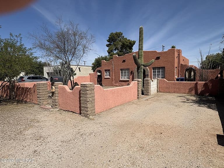 1311 E Spring St photo 2