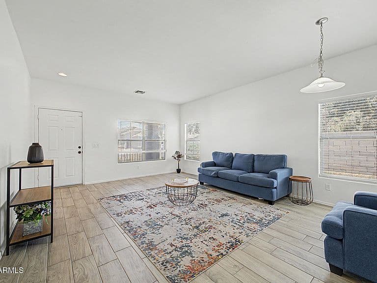 1253 E HEATHER Drive photo 5