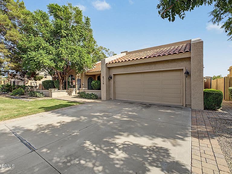 8719 E SAN VICTOR Drive photo 3