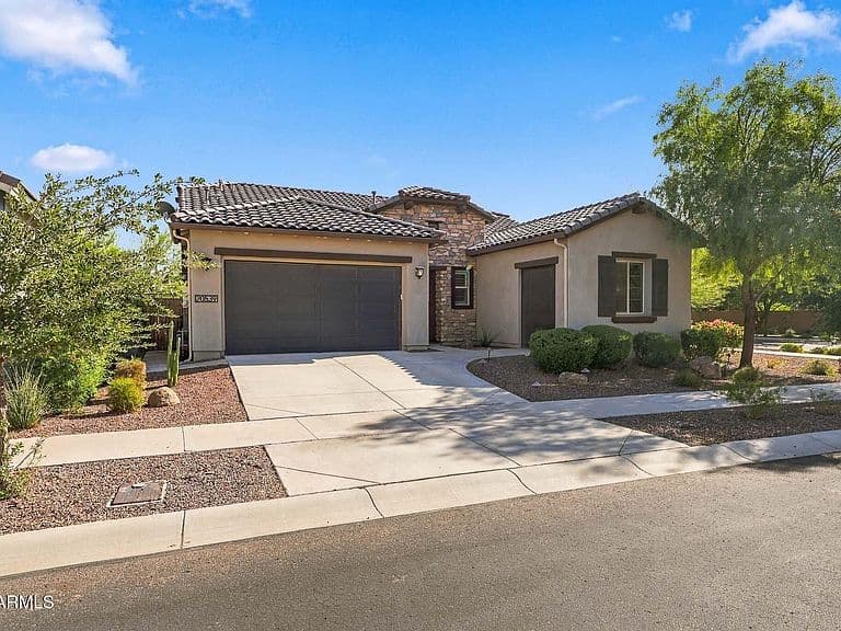 20539 W ROSEWOOD Lane photo 2