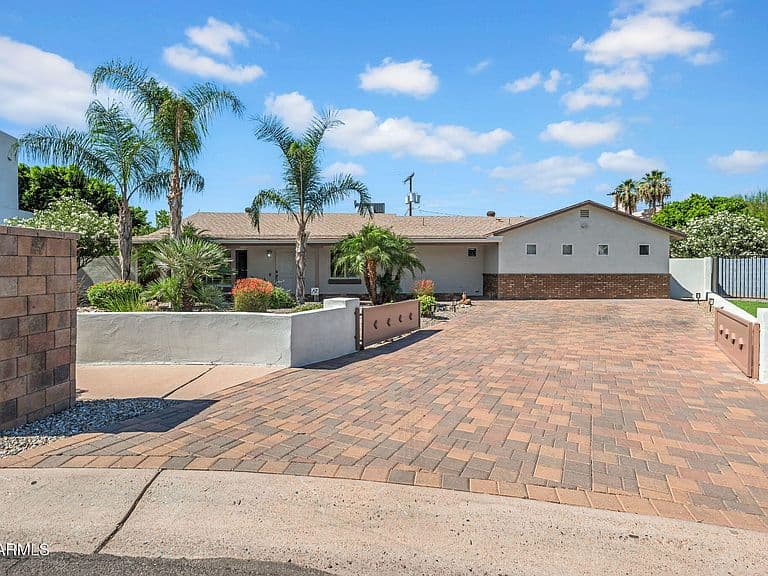 3109 E MONTEROSA Street photo 2