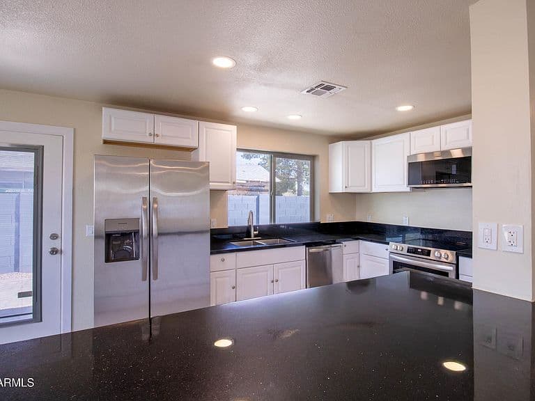 311 N D Street photo 1