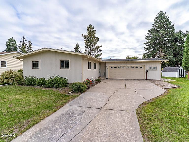 1618 Hoven Ln photo 1
