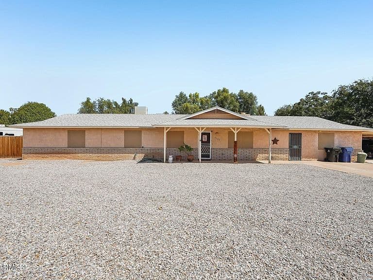 10520 W MULBERRY Drive photo 1