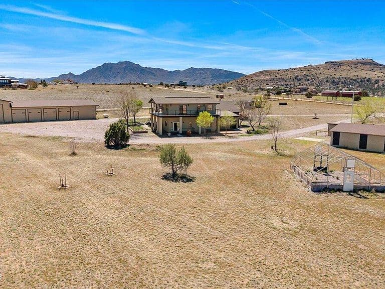 1445 S Table Mountain Rd photo 1