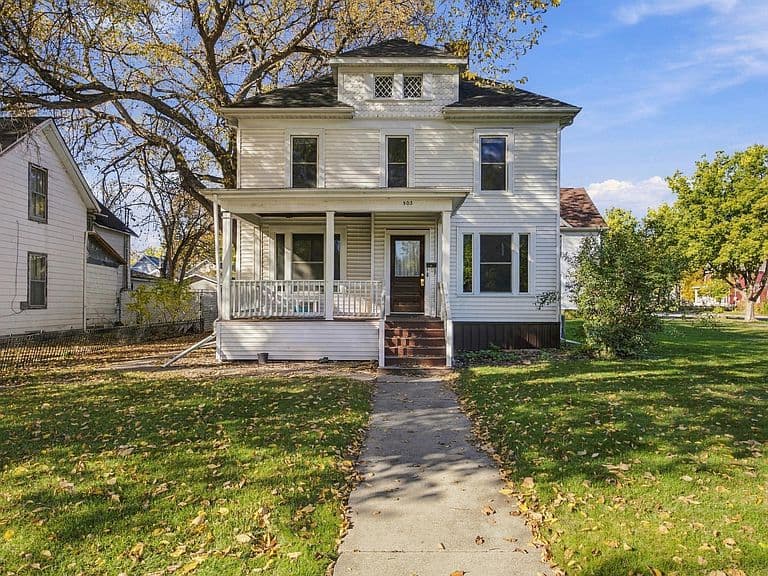 503 9th St S photo 1