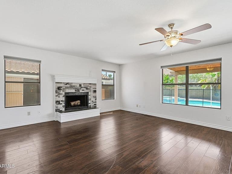 19034 N 74TH Avenue photo 5