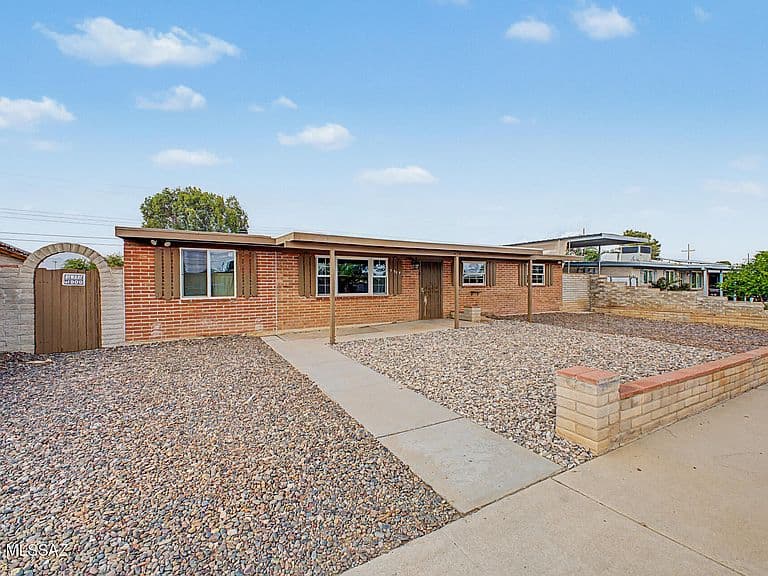7957 E Nicaragua Dr photo 1