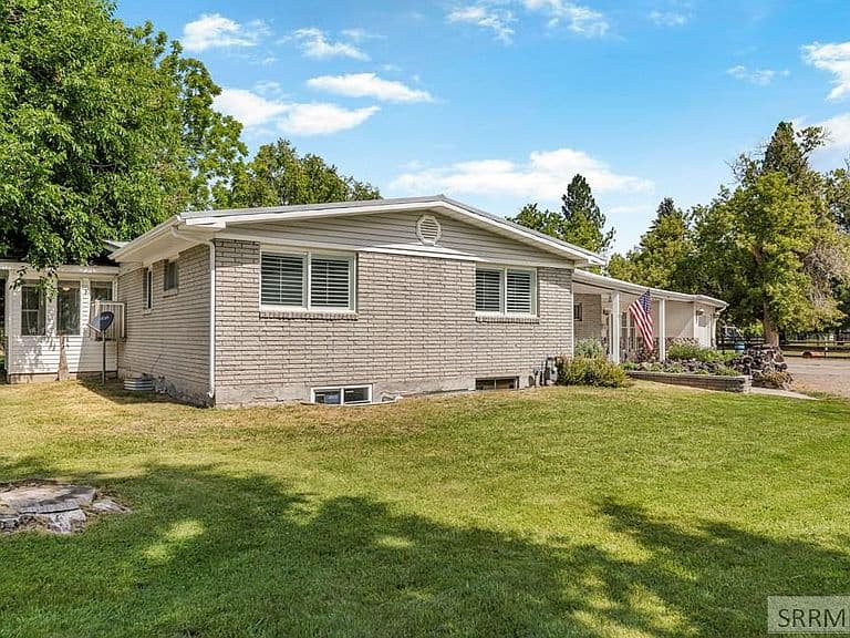 1355 S Shilling Ave photo 5