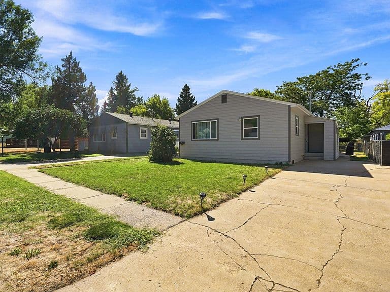 1829 Baldwin St photo 2