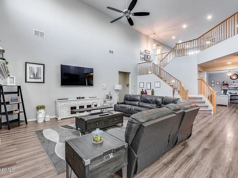 19057 E REINS Road photo 4