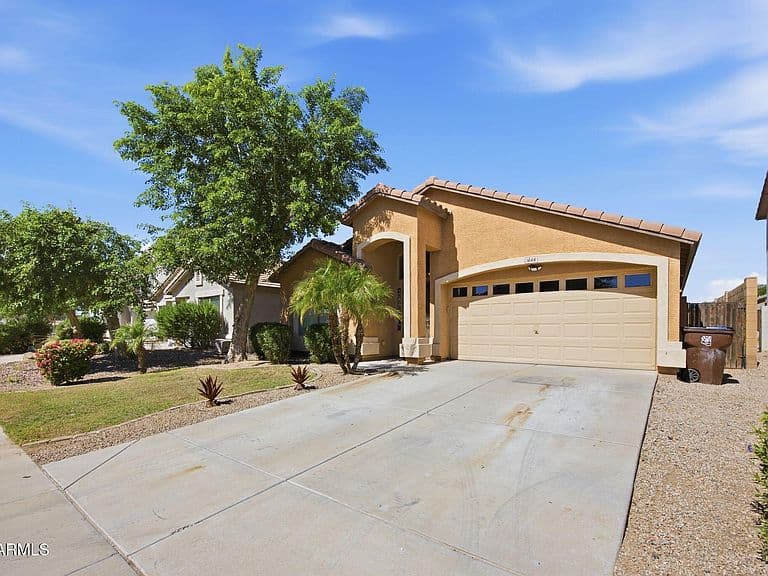 1646 E DANIELLA Drive photo 4