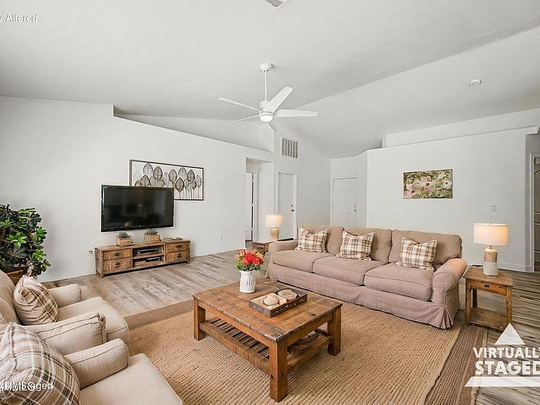 4069 S KIRBY Street photo 3