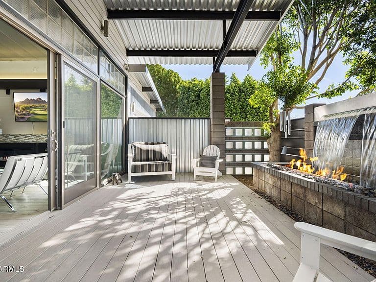 8614 E Berridge Ln photo 3