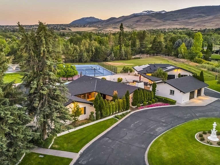 1850 View Crest Dr photo 4