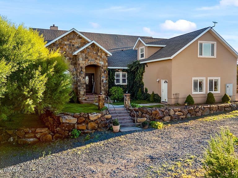 2919 W Country Club Dr photo 1