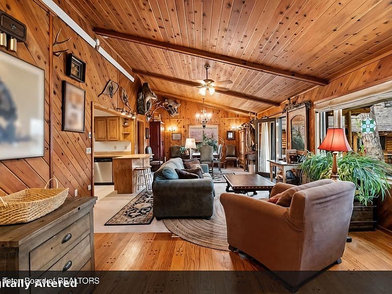 405 Miller Ln photo 3