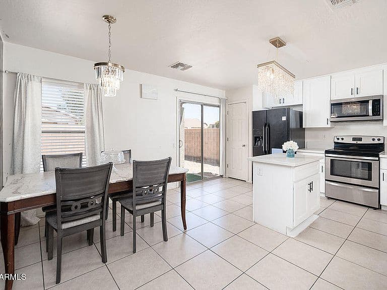 43842 W ELIZABETH Avenue photo 5