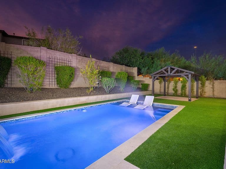 1528 W RED BIRD Road photo 3