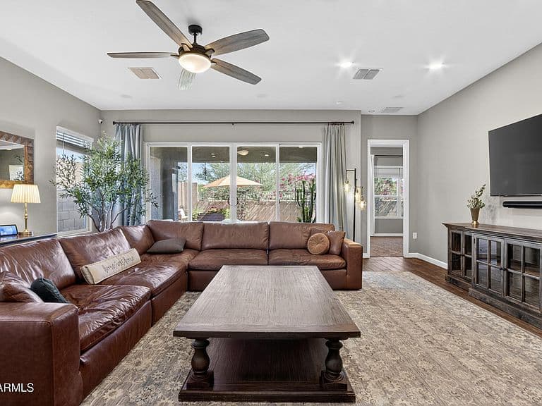 2021 W PLUM Road photo 5