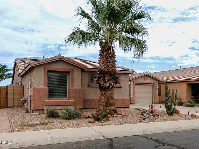 46160 W Dirk Street photo 3