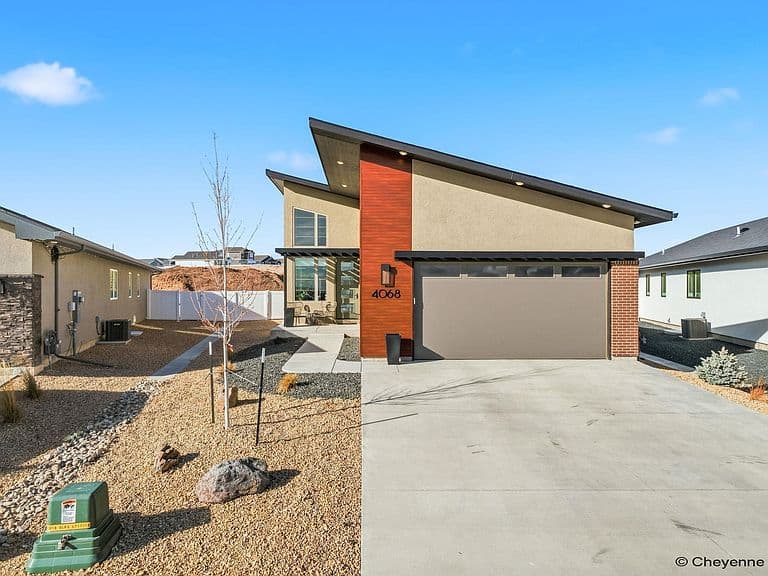 4068 Saddleback Ln photo 1