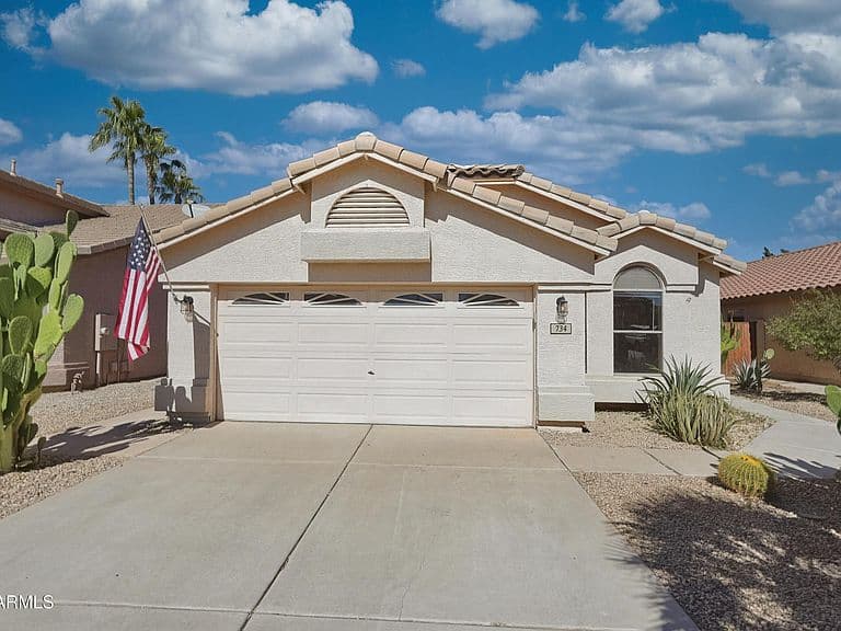 734 E KYLE Drive photo 5