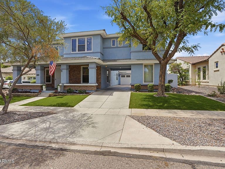 12956 N 152ND Avenue photo 2