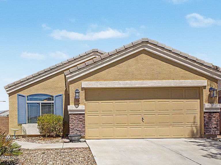 23866 W HUNTINGTON Drive photo 3