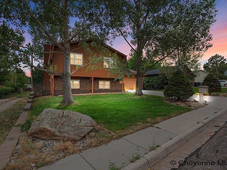3069 Hanson St photo 1
