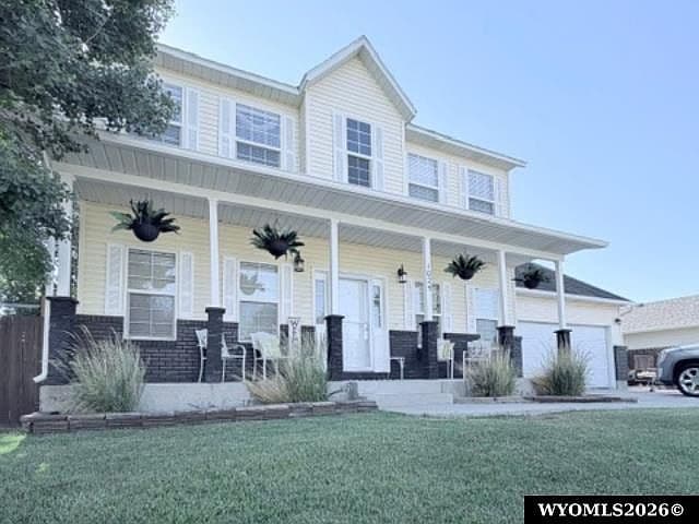 1025 Woodhaven Dr photo 1