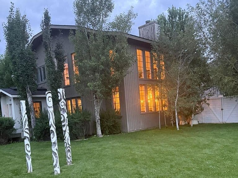 823 Buttercup Rd photo 3