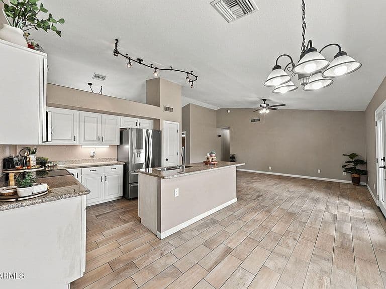 1244 E HARVARD Avenue photo 5